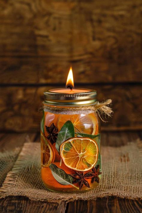 How To Make Your Own Summer Scented Mason Jar Candle! - Mental Scoop Diy Mason Jar Oil Candles, Oil Candles In Mason Jars, Diy Oil Candles Mason Jars, Diy Oil Candles, Homemade Soy Candles Diy, Christmas Scented Candles Diy, Small Mason Jar Ideas, Diy Jar Candles, Homemade Mason Jar Candles