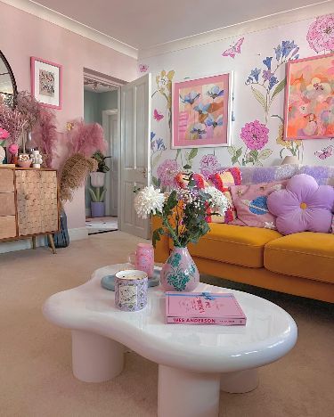 Maximalist Pastel, Moody Homes, Girly Living Room, Modern Maximalist, Maximalist Aesthetic, Girl Apartment, Greige Paint Colors, Greige Paint, Apartment Goals