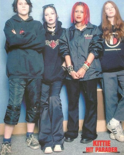 Kawaii, Real Grunge 90s, Mall Goth 90s, 2000 Grunge, 00s Grunge, Kittie Band, 2000s Punk, Metal Outfit, Early 2000s Fashion