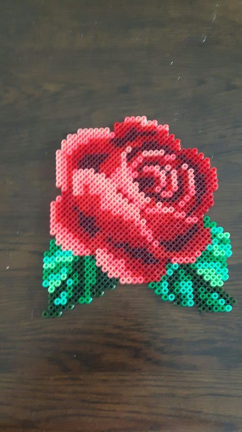 Rose Perler Bead Pattern, Peeler Bead Ideas Aesthetic, Pyssla Ideas Aesthetic, Aesthetic Perler Beads, Hama Beads Aesthetic, Hama Art, Hamma Beads Ideas, Easy Perler Bead Patterns, Piskel Art