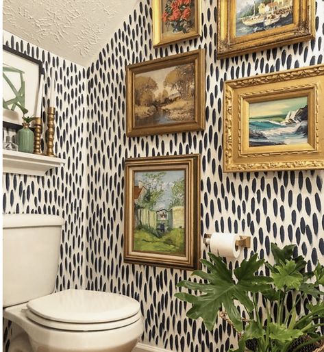 Beth Brown designed powder bath Wc Decoration, Half Bathroom Decor, Powder Room Wallpaper, Powder Room Decor, Bathroom Ideas Modern, Small Bath, Downstairs Bathroom, Half Bathroom, Bathroom Redo