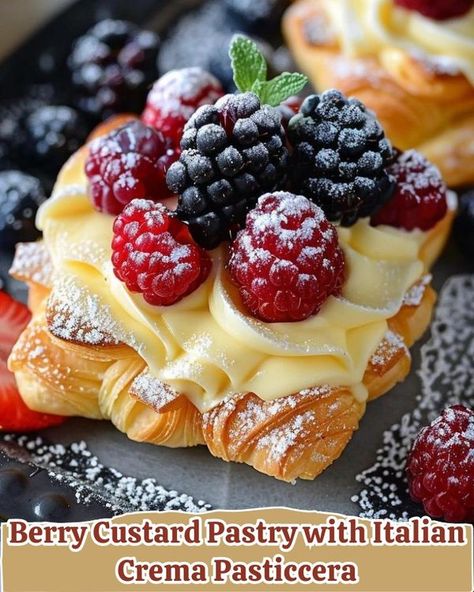 Italian Crema, Berry Custard, Custard Pastry, Leche Cake, Pastry Recipe, Delicious Snacks, Yummy Comfort Food, Puff Pastry Recipes, Sweet Delights