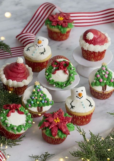 These festive Christmas cupcakes, decorated five different ways, are too cute not to make for your next holiday gathering! Moist and fluffy vanilla cupcakes topped with vanilla buttercream, this recipe will become a year-round favorite! Jul Kaka, Cupcakes Christmas, Christmas Cupcakes Recipes, Decorating Cupcakes, Christmas Cupcake, Holiday Cupcakes, Cupcake Decorations, Amazon Christmas, Cake Decorating Videos