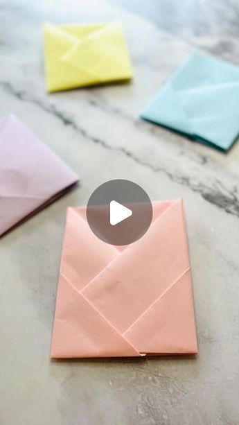 Fun Ways To Fold Paper, Cute Paper Folding Ideas, Fold Letter Into Envelope, Paper Gift Envelope Diy, Fold Letter Ideas, Cute Way To Fold A Letter, Construction Paper Envelope, Homemade Envelopes How To Make, Diy Letter Envelope