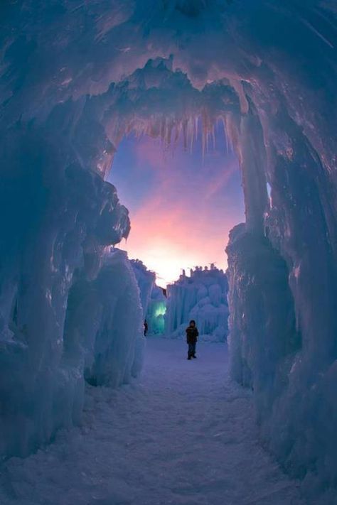 Piscinas de hadas en invierno, Isla de Skye, Escocia Ice Castle, Snow Sculptures, Ice Castles, Ice Cave, Colorado Usa, Alam Yang Indah, Pretty Places, Winter Scenes, Places Around The World