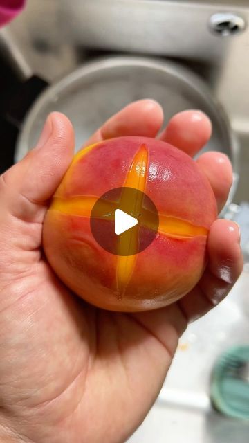 Richard Makin on Instagram: "How to peel peaches! You’ll need this trick for when my VEGAN PEACH COBBLER recipe drops!

Make sure you’re signed up to my Substack newsletter so you don’t miss the recipe! (Comment cobbler and I’ll send you the link)" How To Peel A Peach, Peeling Peaches, Peel Peaches, Substack Newsletter, Vegan Peach Cobbler, Vegan Peach, How To Peel Peaches, Peach Pit, Cobbler Recipe