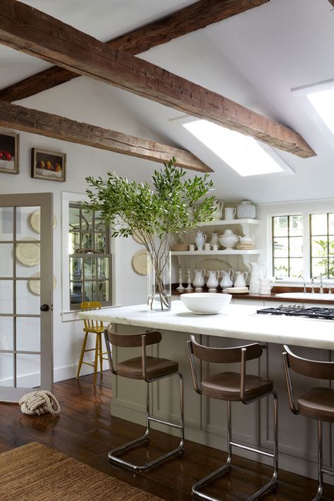 Kitchen - Country House in Washington, Connecticut designed by Philip Gorrivan Design. #interiordesign #homedecor #kitchen Classic Kitchen, Coron, Stylish Kitchen, Wood Beams, The Ceiling, Counter Tops, Vaulted Ceiling, Beautiful Kitchens, Elle Decor