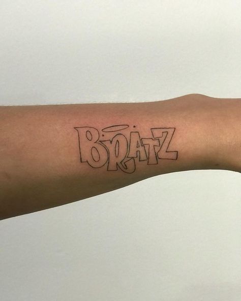 Bratz Logo, Herren Hand Tattoos, Black Girls With Tattoos, Dope Tattoos For Women, Cute Tattoos For Women, 1 Tattoo, Dainty Tattoos, Girly Tattoos, Aesthetic Tattoo