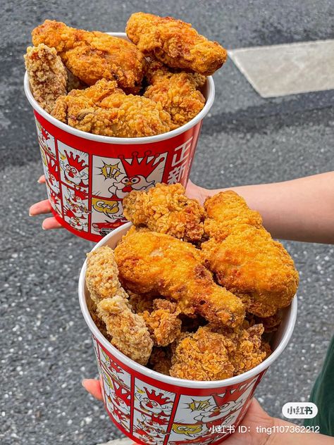 Korean Chicken Aesthetic, Korean Fried Chicken Aesthetic, Fried Chicken Aesthetic, Chicken Aesthetic, Food Korean, Korean Street Food Recipes, Korean Chicken, Korean Fried Chicken, Soul Food Dinner