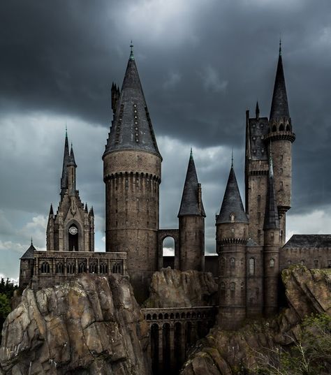 Hogwarts Orlando, Images Harry Potter, Hogwarts Aesthetic, Hogwarts Castle, Haikou, Harry Potter Aesthetic, Wizarding World Of Harry Potter, Harry Potter World, Harry Potter Fantastic Beasts