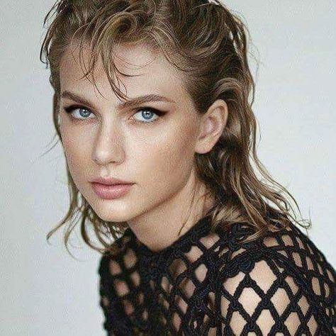 Natural beauty 😍😍 Taylor Swift Wonderland Photoshoot, Taylor Swift Autograph, Taylor Swift Wonderland, Wonderland Photoshoot, Taylor Swift Photoshoot, Swift Taylor, No Makeup, Taylor Swift Wallpaper, Taylor Swift Pictures