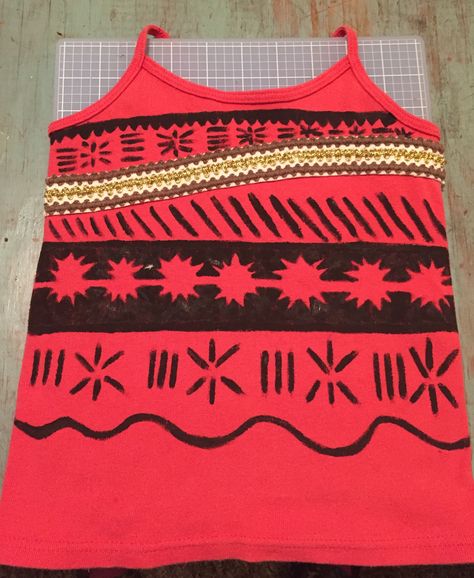 Hand painted Moana tank top costume idea Moana Skirt, Moana Diy, Moana Halloween Costume, Moana Cosplay, Moana Theme, Moana Birthday Party, Football Betting, Moana Party, Moana Birthday