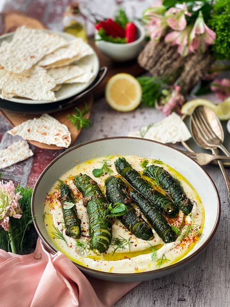 Roasted Hasselback Courgettes on Tahini sauce is dish which is savoury , fruity, aromatic and bright! And seriously, SO DELICIOUS !! Full of flavour, perfectly cooked on the inside with an almost caramelised coating on the outside. Paired perfectly with tahini sauce and you have a dish that can be served as a main course, side dish, or canapé. Vegetable Main Dish Recipes, Kitchen Witch Recipes, Vegetarian Side Dishes, Summer Dishes, Veggie Side Dishes, Vegan Dishes, Vegetable Side Dishes, Main Meals, Pretty Food