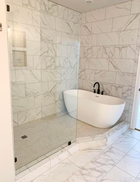 Free Standing Shower Bench, Tub Inside Shower Layout, Large Shower Ideas Master Bath, Bathtub In Shower, Tub In Shower Area, Open Bathroom Concept, Lighting Bathroom Vanity, Bathroom Lighting Ideas, Wet Room Bathroom