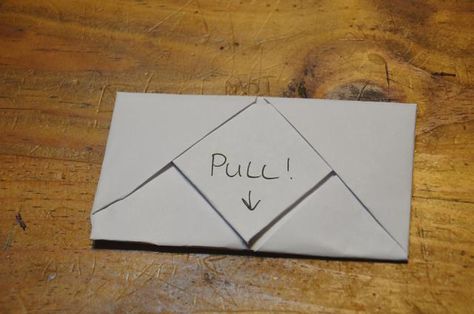 How to fold PULL TAB NOTES - What a fun thing to do with kids learning Spanish. Have them write little notes to each other! http://kidsactivities.about.com/od/ReadingandWriting/ss/How-to-Fold-a-Pull-Tab-Note-Style-2.htm#step9 Fold Paper Into Envelope, Helpful Crafts, Origami Letter, Paper Folding Crafts, Letter Folding, Secret Notes, Origami Envelope, How To Fold Notes, Computer Paper