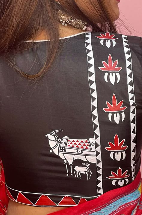 Black Work Blouses For Sarees, Painting On Blouse Back, Fabric Painting On Blouse Back, Hand Painted Blouse Designs, Blouse Painting Designs, U Neck Blouse, Panjabi Design, Blouse Painting, Painted Blouse