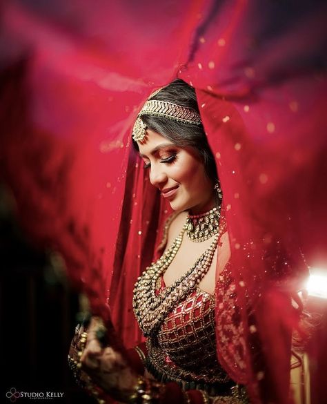 Bride Groom Photoshoot, Indian Bride Poses, Indian Bride Photography Poses, Indian Wedding Poses, Bride Photos Poses, Groom Photoshoot, Indian Wedding Bride, Indian Wedding Photography Couples, Wedding Portrait Poses