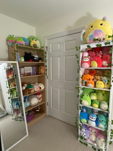 Shelf For Plushies, Where To Store Squishmallows, Squishmellow Shelf, Squishmallow Storage Aesthetic, Shelves For Squishmallows, Organize Squishmallows, Squishmallows Shelf, How To Store Plushies, Squishmallow Storage Bedroom