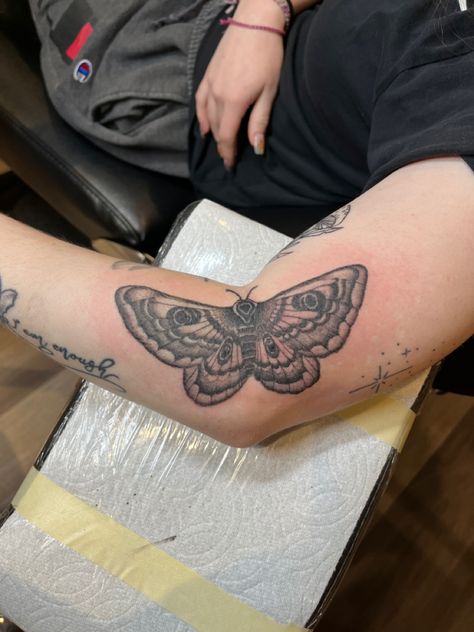 Moth Elbow Bend Tattoo, Moth Tattoo Elbow Crease, Moth Arm Crease Tattoo, Moth Elbow Tattoo, Tattoo Elbow, Elbow Tattoo, Elbow Tattoos, Moth Tattoo, Ink Master