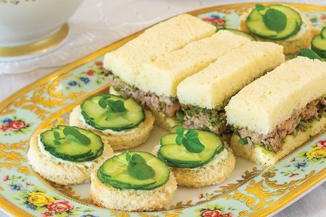 Grass-fed lamb, perfectly seasoned with an array of herbs and spices, is the key to these tasty tea sandwiches. Pictured with our Cucumber-Watercress Canapés. Save Recipe Print Roast Lamb Salad Tea Sandwiches with Pistachio-Mint Pesto Serves: 9   Ingredients 1 (1.21-pound) Frenched rack of grass-fed lamb 1⁄4 teaspoon garlic salt 3⁄8 teaspoon ground black pepper, divided … Mint Pesto Recipe, Lamb Sandwich, Lamb Salad, Mint Pesto, Roast Lamb, Tea Ideas, Sandwich Spread, Lamb Roast, Tea Sandwiches