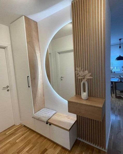 Entrance Hall Ideas Mirror, Interior Design Entrance Hall, Arched Mirror Hallway, Hallway Modern Design, Entrance Apartment Ideas, Hall D’entree, Foyer Design Modern Entrance Entryway, Luxury Hallway Entrance, Hallway With Mirror