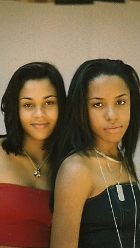 Aaliyah and Kidada Kidada Jones, Rip Aaliyah, Aaliyah Pictures, Aaliyah Style, Aaliyah Haughton, 90s Hip Hop Fashion, It Goes On, Tupac, Black Culture