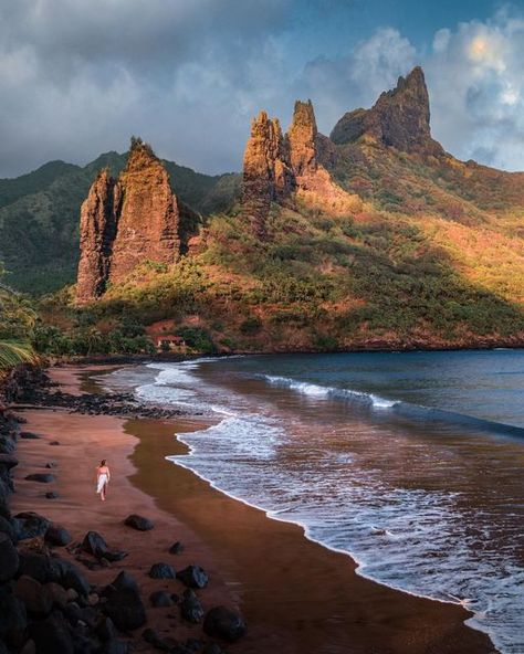 Nuku Hiva, Marquesas Islands, Cast A Spell, Vacation Photos, French Polynesia, Tropical Vacation, South Pacific, Tropical Vibes, Places Around The World