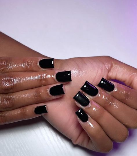 Short Black Tapered Square Nails, Black Nails Overlay, Tapper Square Acrylic Nails Short, Short Black Set Nails, Simply Cute Nails, All Black Nails Short, Black Women Nail Ideas, Solid Black Acrylic Nails, Black Short Duck Nails