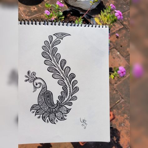 Mandala Peacock, Doddle Art, मेहंदी डिजाइन, Easy Mandala, Easy Mandala Drawing, Boho Art Drawings, Pola Bordir, Mandala Art Therapy, Pen Art Drawings