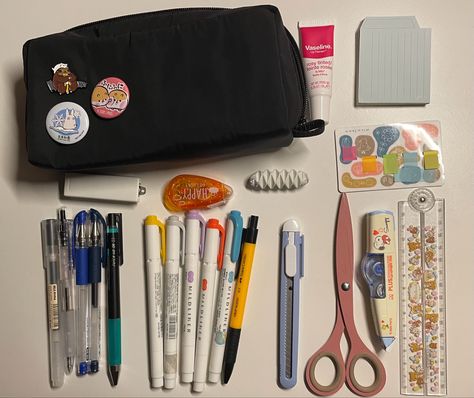 What To Put In Your Pencil Case, Pencil Case Tour, Whats In My Pencil Case, Pencil Case Essentials, Muji Pencil Case, What's In My Pencil Case, Pencil Case Ideas, In My Pencil Case, Pencil Case Aesthetic