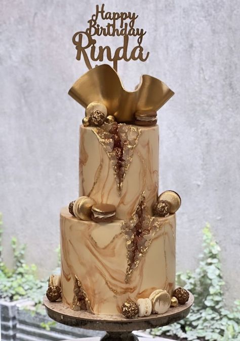 Beige White Gold Birthday Cake, Melanin Cake Ideas, Shades Of Brown Wedding Cake, 50 Shades Of Melanin Birthday, Brown And White Cake Design, Brown And Gold Birthday Decorations, 30 Shades Of Melanin Party, Brown And Gold Cake, Brown Cake Ideas