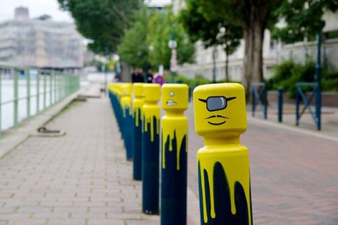 Street Art - Urban / LEGO Spray Paint on Parking Bollard - JOQUZ Brick Art, Cycling Design, Lego Minifigs, Lego Man, Snow Art, Best Street Art, Street Marketing, Spray Paints, Guerilla Marketing