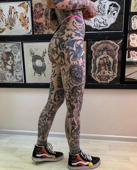 Traditional Tattoo Leg Sleeve, Communication Model, Traditional Tattoo Woman, Tattoo Large, Back Of Leg Tattoos, Woman Butterfly, Drawing Butterfly, Tattoo Mehndi, Woman With Tattoos