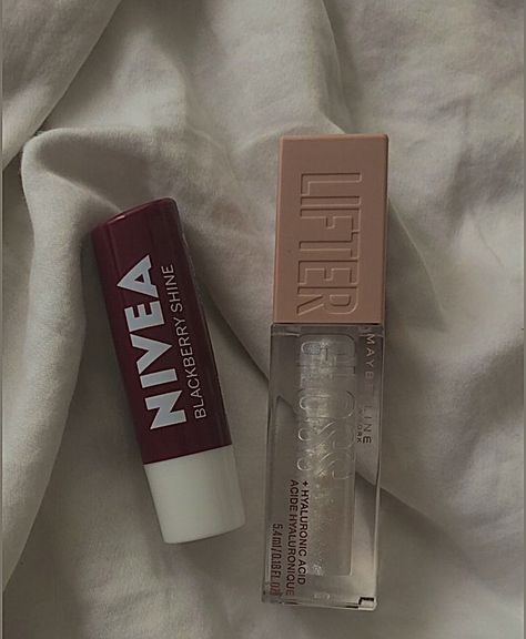 - nivea : blackberry shine - maybelline lifter gloss - 01 pearl Asethic Pictures, Lip Combos, Popular Makeup, Makeup Bag Essentials, Future Dreams, Makeup Aesthetic, Fancy Makeup, Clipuri Video, Product Recommendations