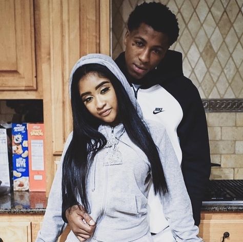 Nbayoungboy and young lyric 💚 Yb And His Gf, Youngboy And His Girlfriend, Kentrell Gaulden, Nba Youngboy Outfits, Youngboy Outfits, King Von Rapper Aesthetic, Young Lyric, Rihanna And Drake, Couple Vibes