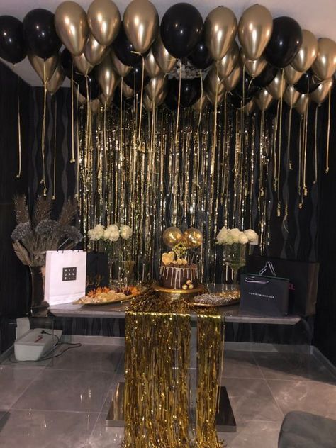 Bottle Service Theme Party, Masquerade Party Decorations At Home, 30th Birthday Gold And Black, 30th Birthday Ideas Decorations, 21st Colour Theme, Black Gold Balloons Decoration, 40th Birthday Decoration Ideas For Women Black And Gold, 60th Decoration Ideas, Man’s Birthday Party Decor