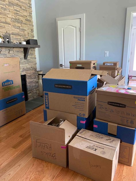 Let’s Get a Move On Moving House Tips Uk, Living At Home With Parents, Uhaul Moving Aesthetic, Packing Moving Out Aesthetic, Packing Up House To Move, Move Out Aesthetic, Apartment Move In, Moving Day Aesthetic, Moving In Apartment