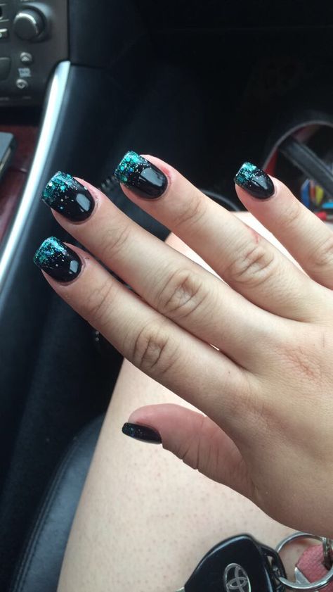 Mermaid nails! Black gel w teal glitter ombré. Black And Teal Nails Coffin, Teal And Black French Tip Nails, Black And Teal Ombre Nails, Dark Teal And Black Nails, Turquoise And Black Nails With Glitter, Tiffany Blue And Black Nails, Black Teal Nails, Teal And Black Nail Ideas, Teal Black Nails