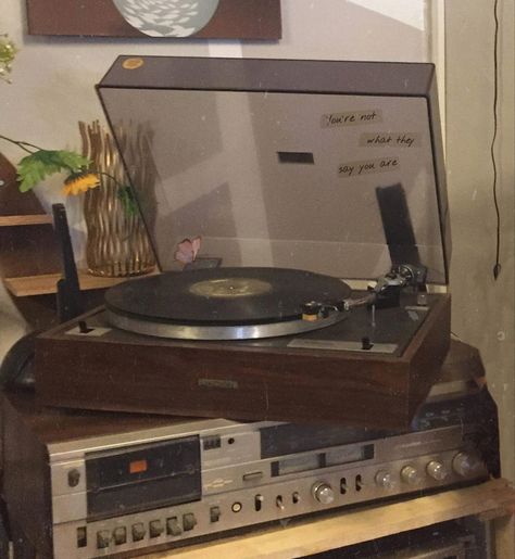 retro/ vintage music player Vintage Vinyl Player, Vintage Vinyl Aesthetic, Old Record Player Aesthetic, Vintage Record Player Aesthetic, 70s Record Player, Vinyl Player Aesthetic, Vinyl Record Player Aesthetic, Retro Music Aesthetic, Vinyl Player Setup