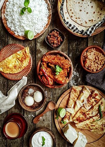 food,pizza,different food,salad,muslim eating,top,view,fish,rice,muslim,day,background Muslim Food, Food Top View, Fish Rice, Arab Food, Indian Food Photography, Food From Different Countries, View Background, Dinner Recipes Healthy Family, Easy Foods