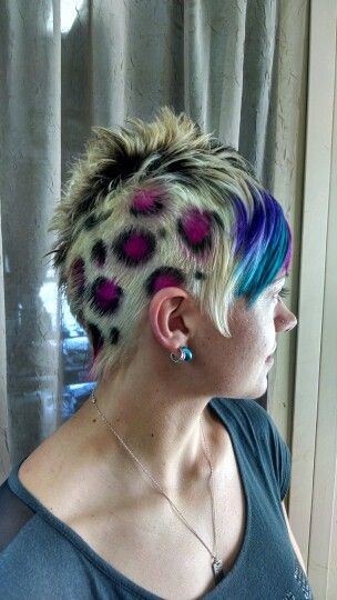 Cool hair! Weird Hair Styles, Ugly Hairstyles, Bad Hairstyles, Worst Hairstyles, Worst Haircuts, Outfit Rentrée, Funny Hairstyles, Weird Hair, Weird Haircuts