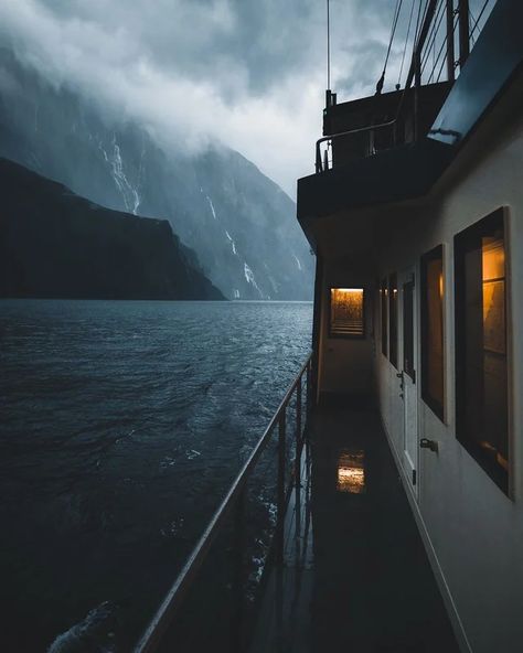 A cozy little nautical hideout. : CozyPlaces Milford Sound, Boat Ride, Destination Voyage, Rainy Weather, Cozy Place, Awe Inspiring, Land Scape, Week End, Time Travel