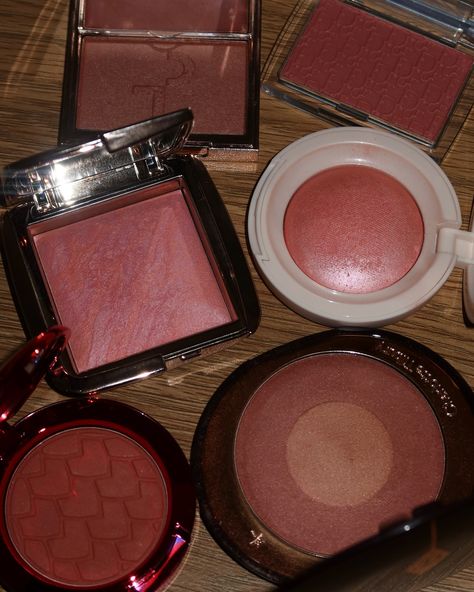 💕 #makeupinspo #blush #powderblush #diorbeauty #diorbackstage #macglowplay #rarebeauty #rarebeautyblush #softpinchpowderblush #glowyblush Pink Makeup Products, Makeup Blush, Soft Girl Makeup, Red Blush, Xmas Wishes, Brunette Girl, Dior Beauty, Pink Makeup, Blush Makeup