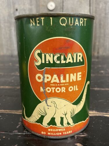 ad eBay - Find many great new & used options and get the best deals for Early Vintage Sinclair Opaline Motor Oil Tin Can White Dino Logo Advertising at the best online prices at eBay! Free shipping for many products! Dino Logo, Red Dinosaur, Vintage Oil Cans, Vintage Gas Pumps, Old Country Stores, Coffee Club, Vintage Tins, Car Ads, Car Shop