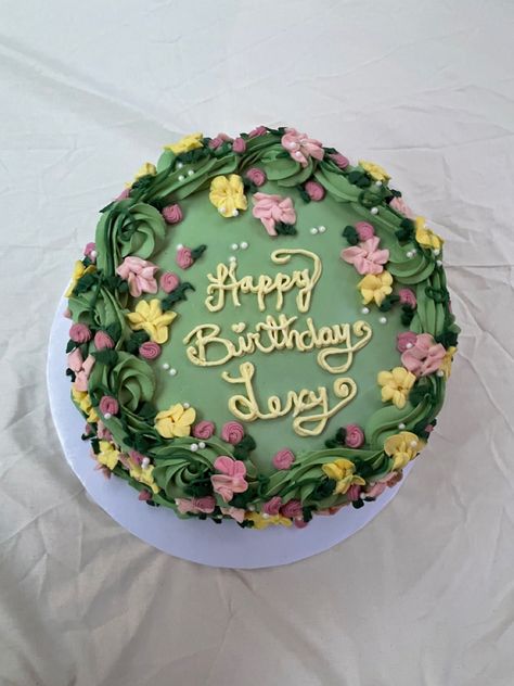 Green Cake With Flowers, Green Cake Aesthetic, Green Flower Cake, Green Bday Cake, Floral Cake Birthday, Garden Theme Cake, 21st Cakes, Green Birthday Cakes, 19th Bday