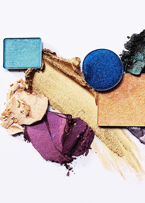 Find out which eyeshadow shades are best suited to green, blue, brown, grey and hazel eyes. Mermaid Eyes, Eyeshadow Swatches, Maybelline Eyeshadow, Maybelline Color Tattoo, Nude Nail Polish, Best Eyeshadow, Purple Eyeshadow, Brown Eyeshadow, Revlon Colorstay