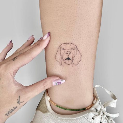 Nana the beagle. Minimalist Dog Tattoo, Beagle Tattoo, Feminine Skull Tattoos, Seashell Tattoos, Cross Tattoos For Women, Petite Tattoos, Stylist Tattoos, Baby Tattoos, Dog Tattoo