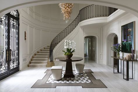 Luxury Houses Entrance, Entrance Foyer Design, درج السلم, Escalier Design, Foyer Design, Modern Staircase, Dream House Interior, Design Living Room, Staircase Design