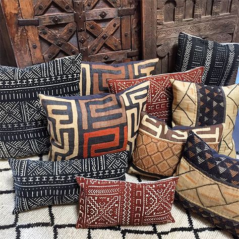 Kuba Cloth and Mud Cloth Pillows at Tierra del Lagarto African Room, Afrocentric Decor, African Interior Design, African Furniture, African Inspired Decor, African Interior, African Theme, Kuba Cloth, African Home Decor