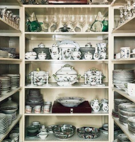 Fiona Finds’s Instagram profile post: “Good morning, wouldn’t it be lovely to be able choose which cup you would like your morning coffee from in this walk in porcelain cupboard…” Kitchen Butlers Pantry, Pantry Room, Desain Pantry, Pantry Shelving, Pantry Closet, Kitchen Pantry Design, Modul Sofa, Butler's Pantry, Pantry Design